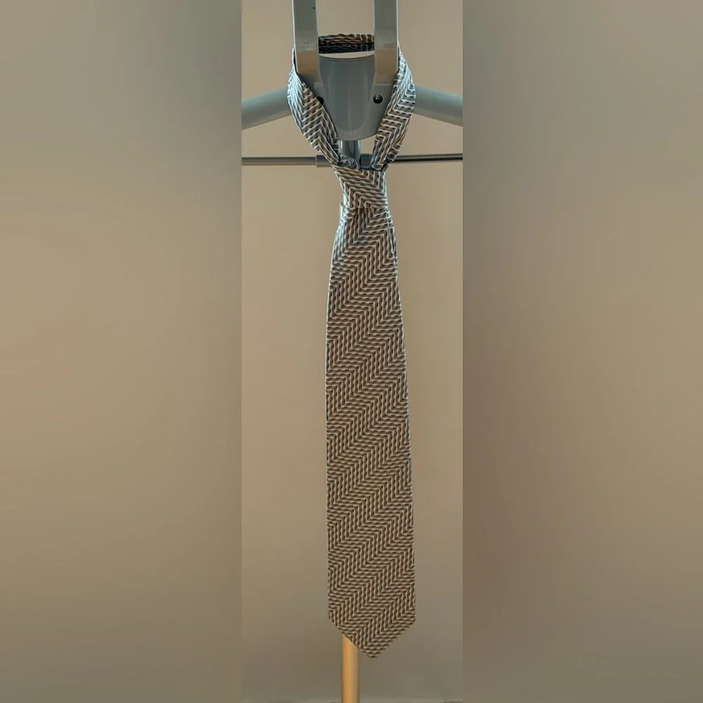 Dona Donna Silk Tie – Blue Chevron Pattern